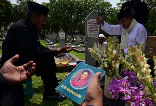 Mantan Presiden BJ Habibie doakan ibu Ainun