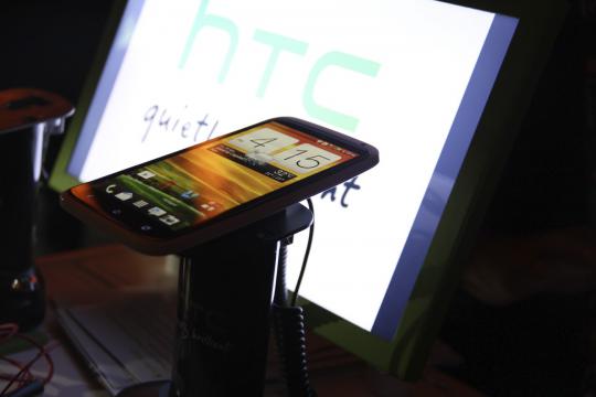 HTC One X, Smartphone Monster rasa Ice Cream Sandwich dari HTC