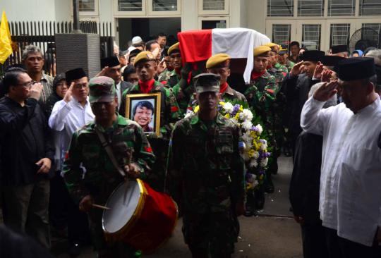 Presiden SBY  melayat  jenazah Wamen ESDM  Widjajono 