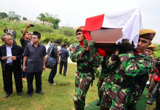 Jenazah Wamen ESDM Widjajono dikebumikan