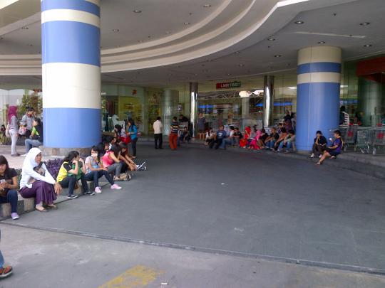 Plaza Medan Fair terbakar