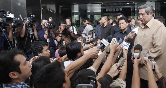 Presiden SBY menjenguk Menkes Endang di RSCM