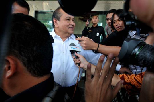 Mantan Ketua Komisi IX DPR RI dari partai PDIP  Emir Moeis  saat dimin 