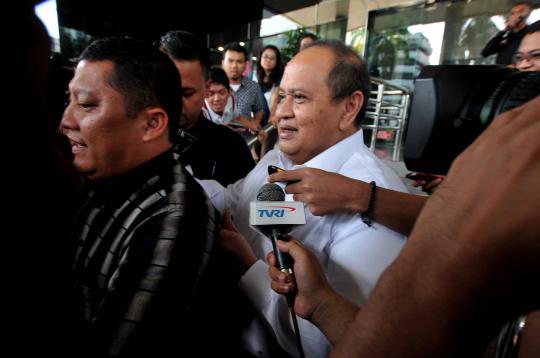 Mantan Ketua Komisi IX DPR RI dari partai PDIP  Emir Moeis  saat dimin 