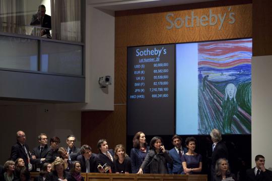 Karyawan Sotheby berpose dekat lukisan Edvard Munch   quot The Scream  