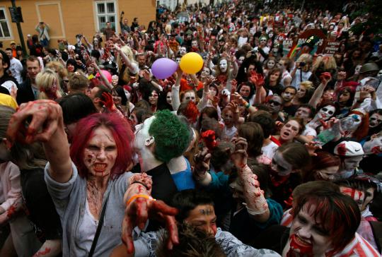 Penampilan zombie pada Festival Zombie Walk di Praha  Republik Ceko  S 