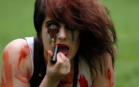 Penampilan zombie pada Festival Zombie Walk di Praha  Republik Ceko  S 