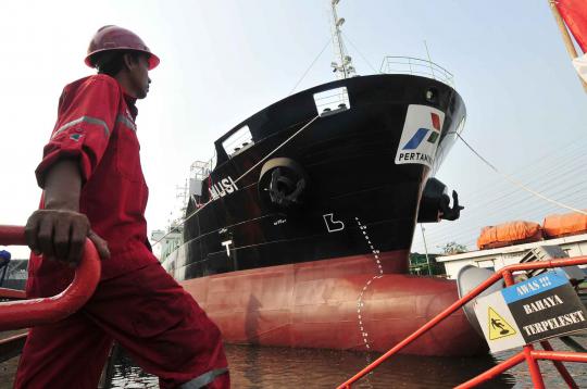 Kapal tanker MT Musi untuk pengakut minyak milik PT Pertamina bersanda 