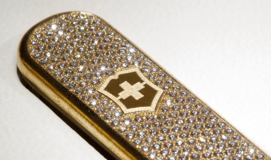 USB flashdisk berlapis berlian khusus ditampilkan pada museum perusaha 