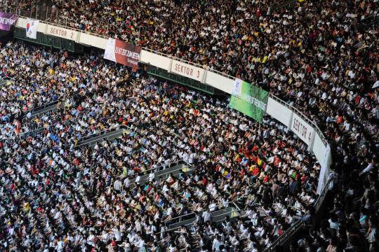 Ribuan umat kristiani mengikuti acara World Prayer Assembly yaitu doa  