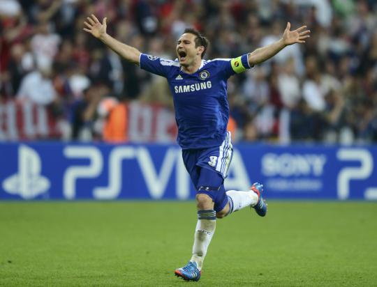 Chelsea menjadi juara baru Liga Champions  Para pemain saat menerima t 