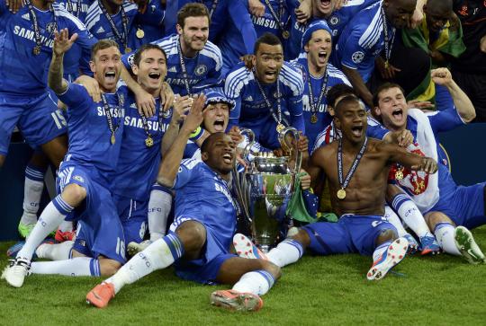 Chelsea menjadi juara baru Liga Champions  Para pemain saat menerima t 