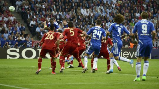 Didier Drogba membawa Chelsea imbangi Munich 1 1 pada final Liga Champ 