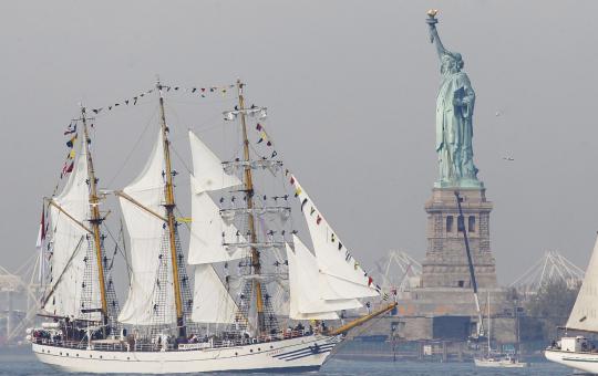 KRI Dewaruci ikut parade kapal perang di New York