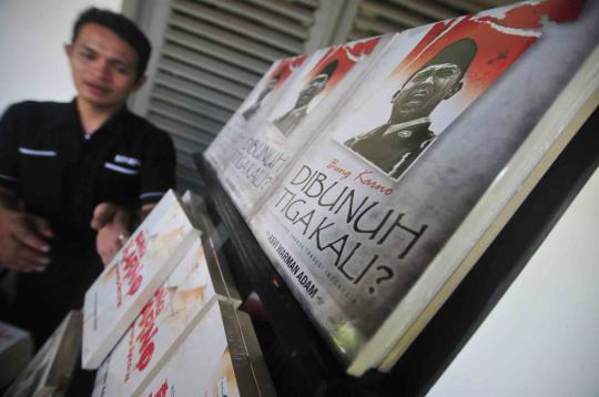 Buku "Bung Karno Dibunuh Tiga Kali" 