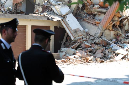 Gempa di Modena Italia tewaskan 10 orang