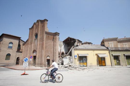 Gempa di Modena Italia tewaskan 10 orang