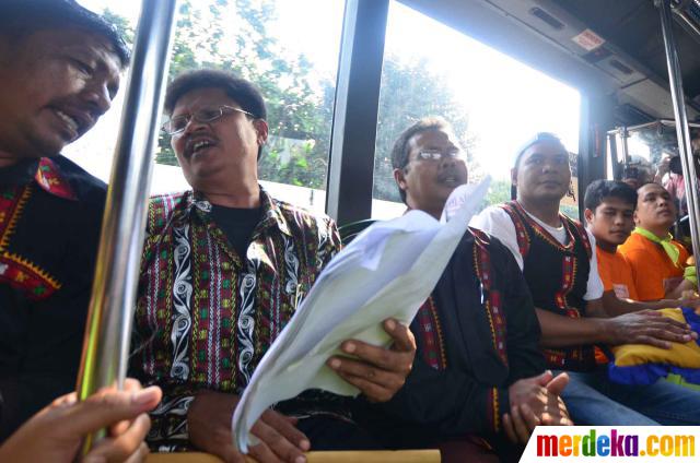 Foto : Seniman Aceh gelar pentas seni di Busway merdeka.com