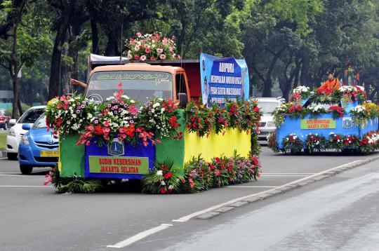 Pawai mobil hias di Jakarta