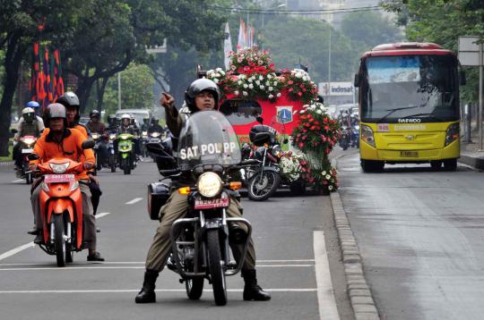 Pawai mobil hias di Jakarta