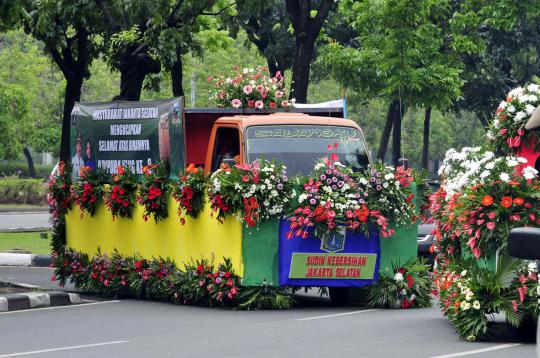 Pawai mobil hias di Jakarta