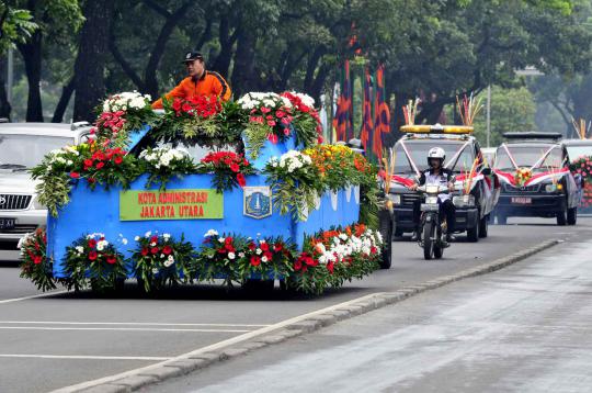 Pawai mobil hias di Jakarta