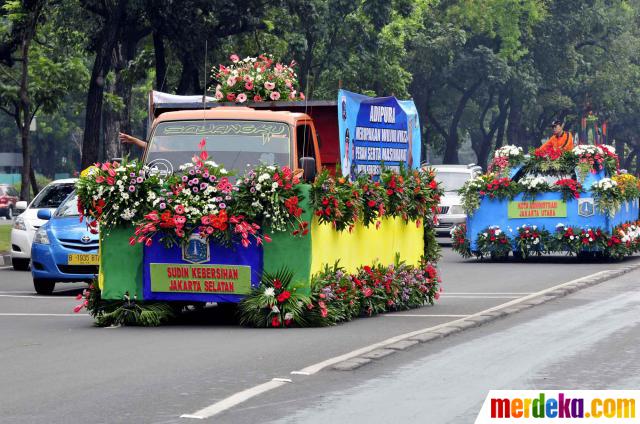 Foto : Pawai mobil hias di Jakarta merdeka.com