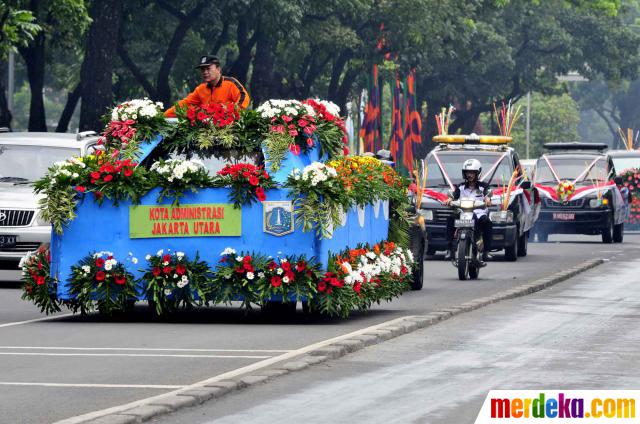 Foto : Pawai mobil hias di Jakarta merdeka.com