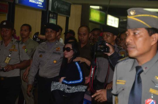 Buronan BLBI Sherny tiba di Bandara Soekarno-Hatta