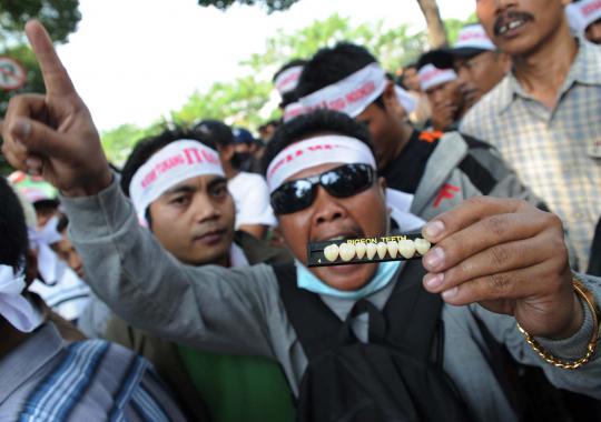 Para tukang gigi demo ke Komnas HAM