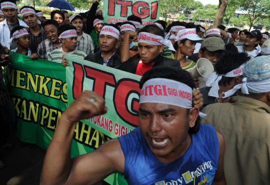 Para tukang gigi demo ke Komnas HAM