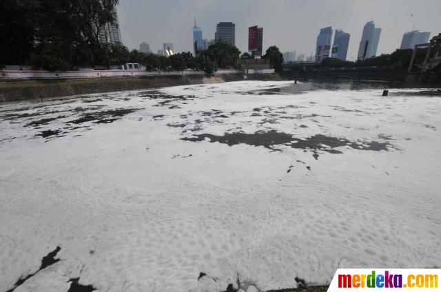 Foto : Air limbah jadi tempat cuci tangan merdeka.com