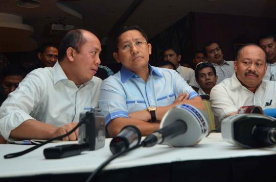 Anas Urbaningrum gelar konpers usai nonton bareng
