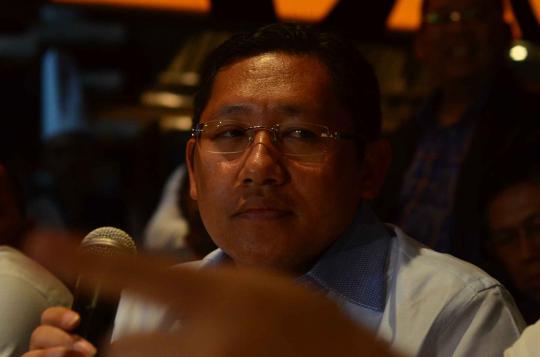 Anas Urbaningrum gelar konpers usai nonton bareng