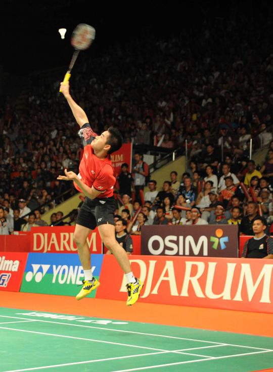 Kalahkan Du Pengyu, Simon juara 