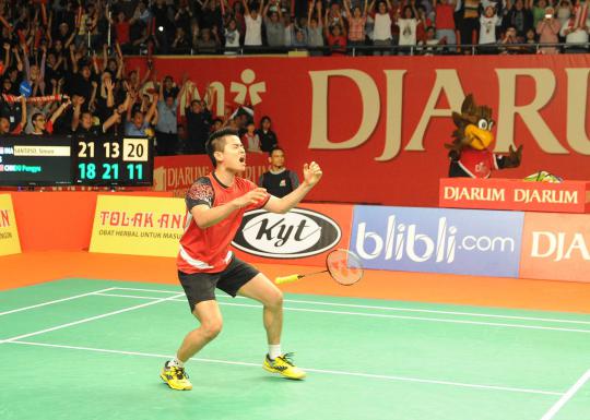 Kalahkan Du Pengyu, Simon juara 