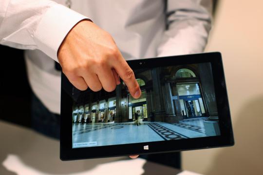 Microsoft Surface for Windows, babak baru perang tablet