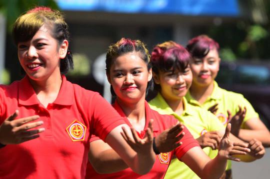 Aksi prajurit cantik joget poco-poco di HUT WARA ke-49