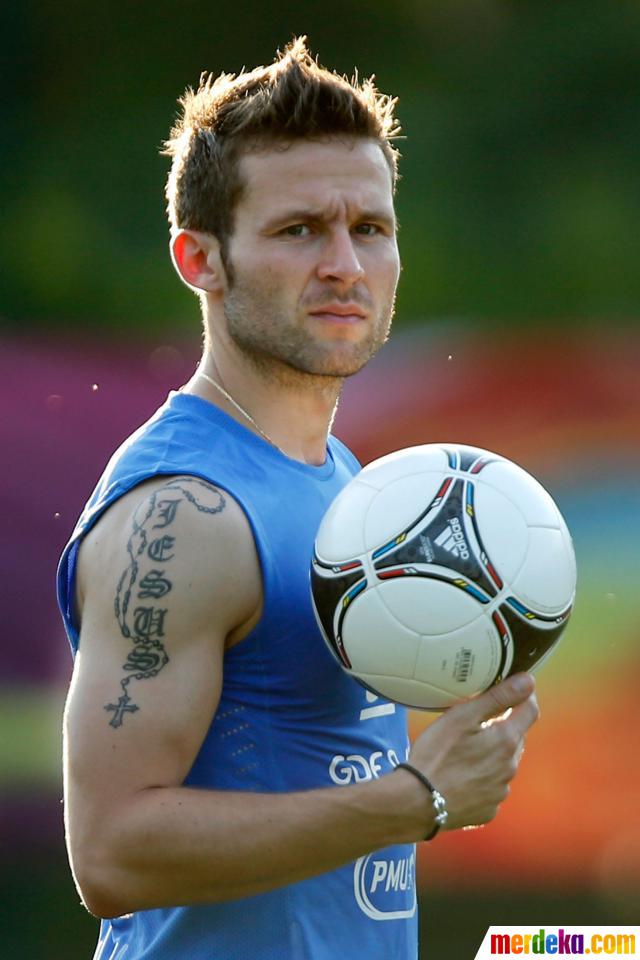 Foto Bintang Sepak Bola Bertato Di Euro 2012