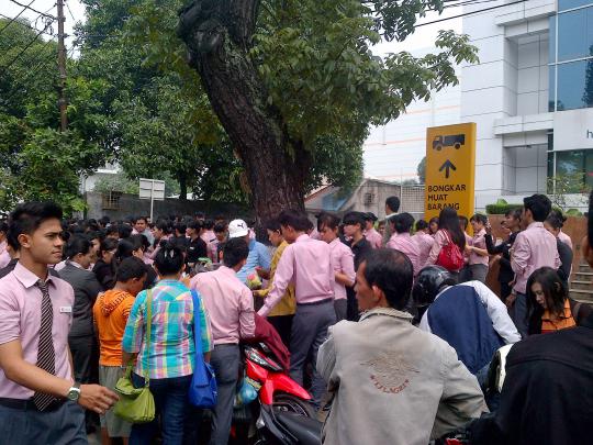 Gempa 6,6 SR di Aceh, warga Medan panik berhamburan keluar 