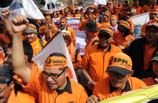 Demo ratusan karyawan PT Pos tuntut kesejahteraan
