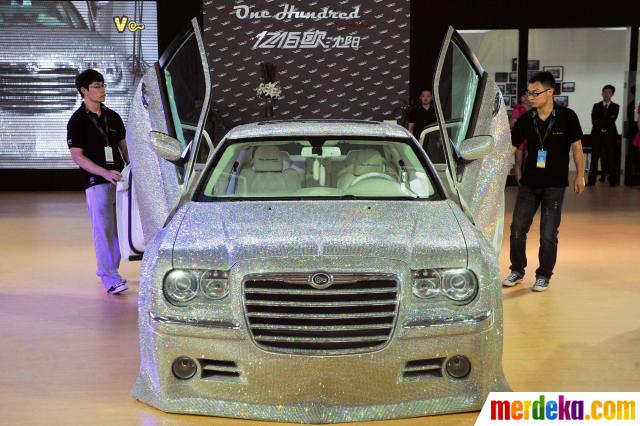 Foto : Mobil mewah dihiasi 400.000 kristal merdeka.com