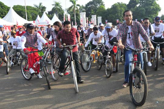 Kampanye kotak-kotak di Senayan