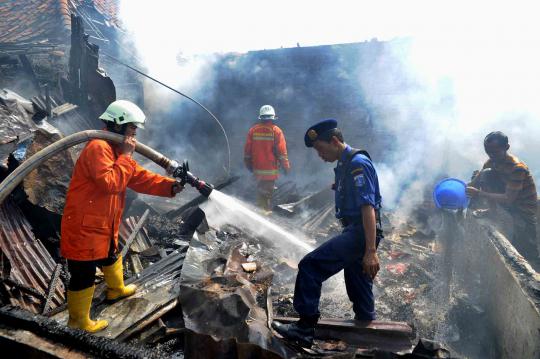 12 Rumah warga di Tanah Abang hangus terbakar