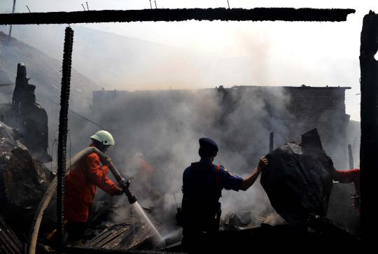 12 Rumah warga di Tanah Abang hangus terbakar