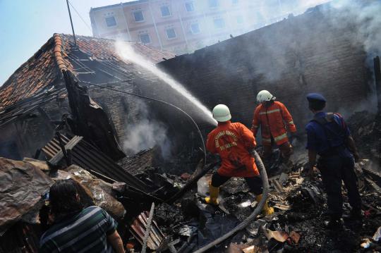 12 Rumah warga di Tanah Abang hangus terbakar