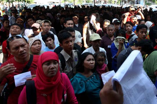 Calon pemudik rela antre tiket sejak pukul 4 pagi