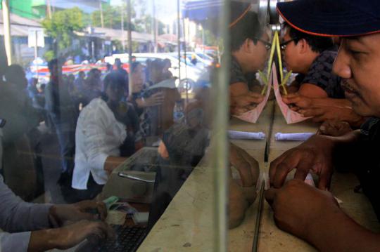 Calon pemudik rela antre tiket sejak pukul 4 pagi