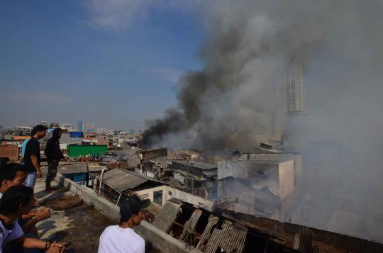 Ratusan rumah di Jembatan Besi, Tambora ludes dilalap api