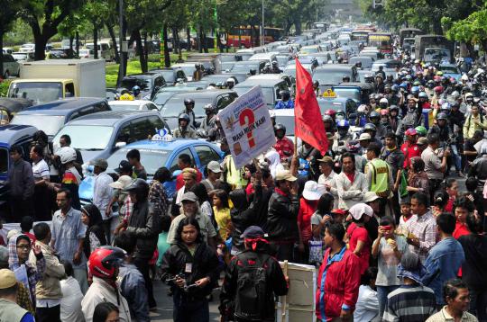 Demo warga Tanah Baru, Merdeka Selatan lumpuh total